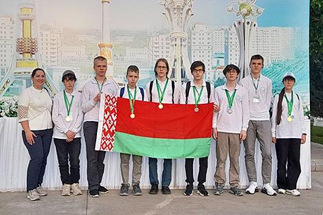 Школьники из Беларуси завоевали семь медалей на математической олимпиаде в Ашхабаде