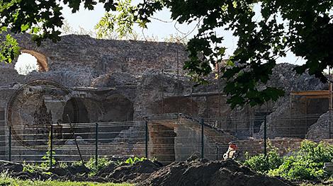 Монеты-боратинки нашли на территории руин монастыря бернардинок в Бресте