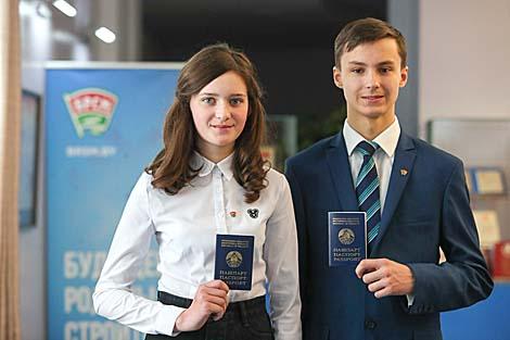 Напутствия в День Конституции одаренным юным гражданам Беларуси дали в регионах
