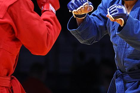 Белорусы Круглик и Лапаева взяли серебро на чемпионате мира по самбо
