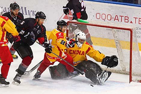 Хоккеисты ОАЭ стали первыми полуфиналистами Рождественского турнира в Минске