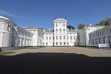Белорусский Версаль. Более 150 тыс. человек посетили дворец в Жиличах с момента открытия