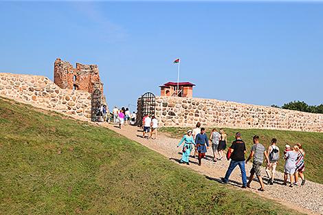 Цветущие поля тюльпанов, малые города и экотуры. Какие экскурсии набирают популярность в Беларуси
