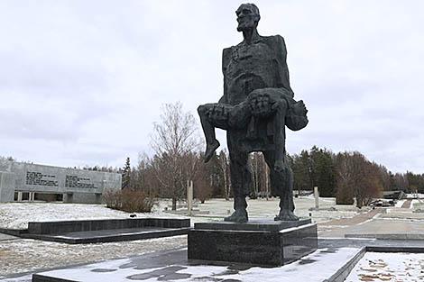 Письма на фронт и кукла для дочери архитектора. В Хатыни 19 марта откроется выставка