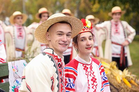 Народные забавы и музыка. Музей народной архитектуры и быта готовит большой семейный фестиваль