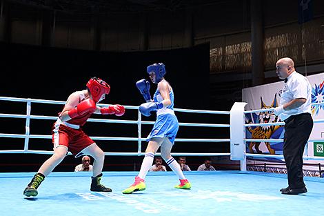 Белоруска Ксения Махахей взяла серебро на боксерском турнире II Игр стран СНГ