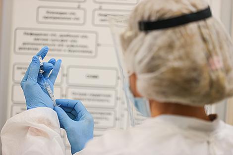 Более 2,67 млн белорусов прошли полный курс вакцинации против COVID-19