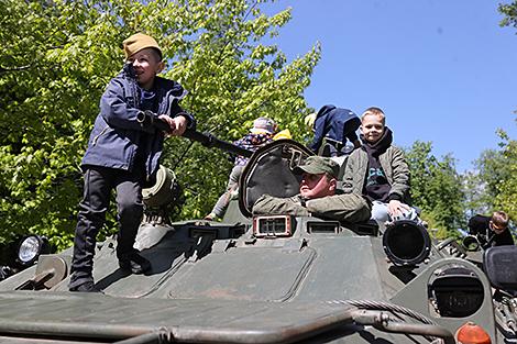 Тематические площадки, фотозоны и выставки. Какие локации организует Минобороны в праздничные дни