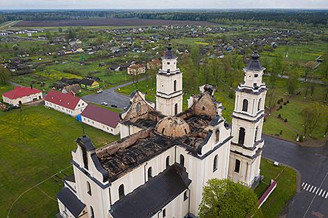 Обследование пострадавшего во время пожара костела в Будславе завершат к концу июня