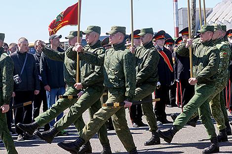 На земле и в воздухе. Более тысячи человек объединит торжественный парад Победы в Гомеле