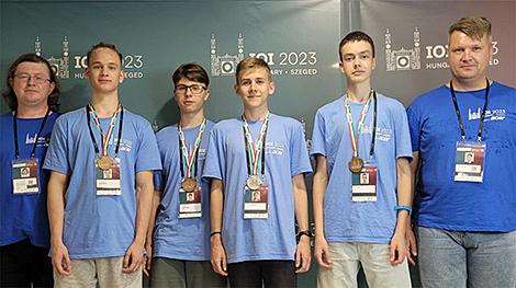Серебро и три бронзы завоевали белорусские учащиеся на олимпиаде по информатике в Венгрии