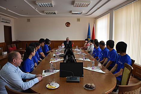 Карпенко встретился с японскими детьми, прибывшими на отдых и оздоровление в 