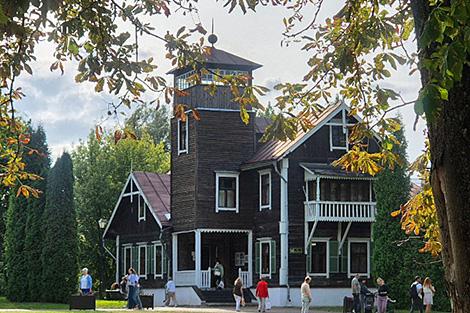 Экспозиция в каплице и интерактивная мельница: каким станет после реконструкции Лошицкий парк