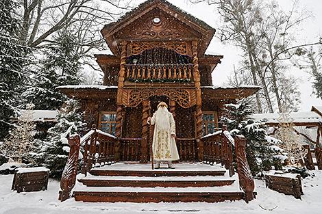 Первый новогодний поезд отправится из Минска в поместье белорусского Деда Мороза 8 декабря