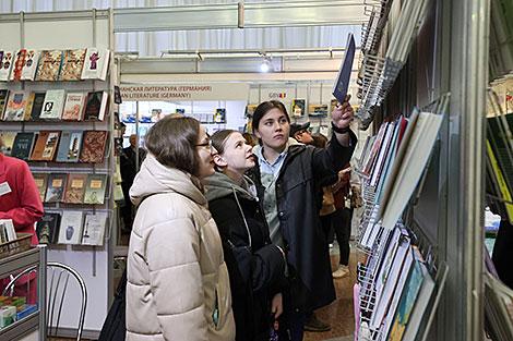 Сказки о художниках, пьесы для подростков и гид по достопримечательностям. О чем пишут белорусские авторы