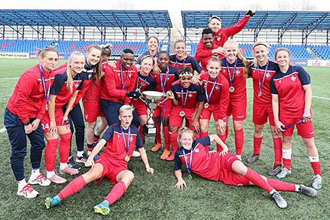 Футболистки 