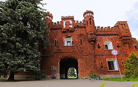 Письма участников обороны Брестской крепости озвучили артисты театра