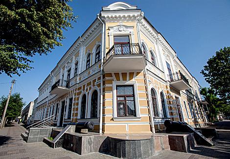 Художники посвятили тысячелетию Бреста выставку 