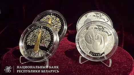 Памятные монеты 