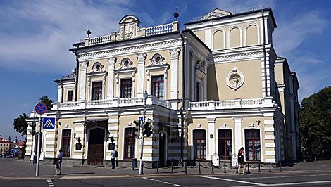 Купаловский театр представит в юбилейном сезоне обновленный спектакль 
