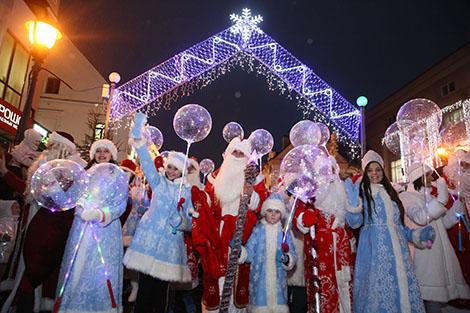 Звон новогодних колокольчиков. Шествие Дедов Морозов и Снегурочек пройдет в Гродно 20 декабря
