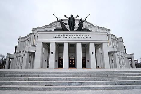 Щелкунчик, три поросенка и Конек-Горбунок. Более 190 поделок на театральную тему украсили Большой