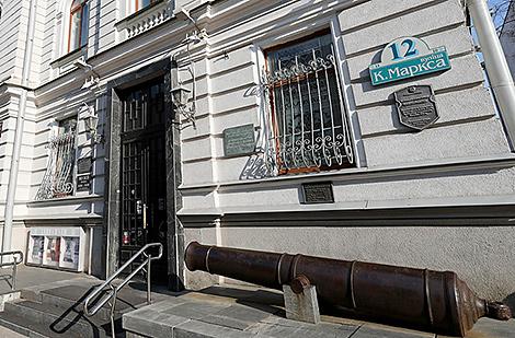 Фото раритетов Национального исторического музея украсят ограду минского парка Челюскинцев
