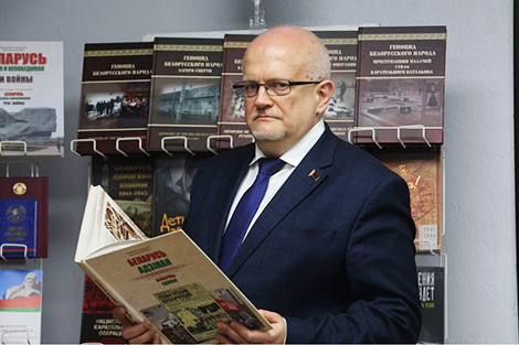 Нестареющая классика, история и публицистика. Какие книги выбирают белорусы сегодня, рассказал директор 