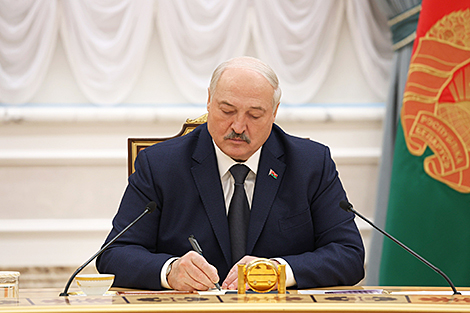 Лукашенко заявил о готовности поддерживать все конфессии в деле подготовки священнослужителей внутри Беларуси