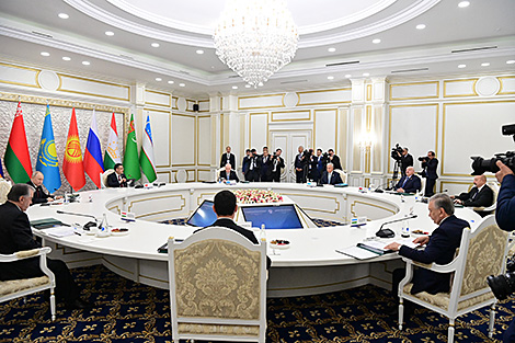 Лукашенко рассказал, кто может быть гарантом устойчивого и безопасного развития стран СНГ