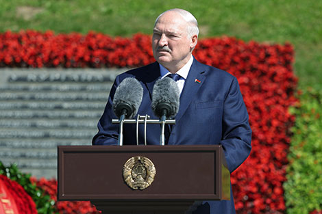 Лукашенко призывает всех людей доброй воли объединиться, чтобы не допустить мирового пожара