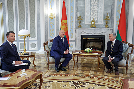 Подробности из первых уст. О чем Лукашенко предупредил США и что стоит за визитом Коула в Беларусь