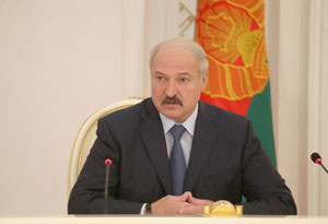 Лукашенко: Население должно быть обеспечено доступными и качественными отечественными лекарствами