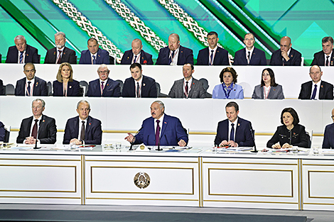 Лукашенко на ВНС: кроме Беларуси, нет в мире для нас другой светлой, доброй, любимой нами и любящей нас земли