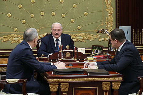 Лукашенко отреагировал на закрытие Россией границы с Беларусью и пояснил, почему не принимает подобных мер