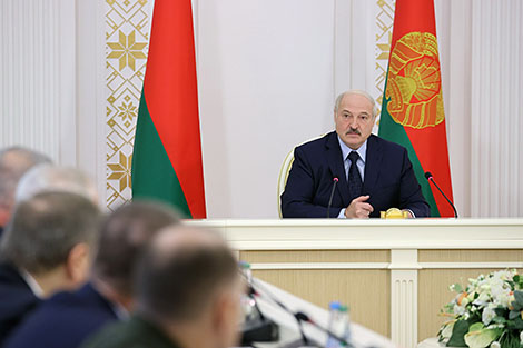 Лукашенко: к работе над поправками в Конституцию нужно привлечь все созидательные силы общества