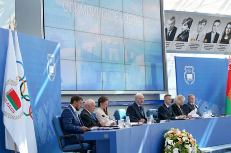 Лукашенко: Нужно усилить роль регионов в подготовке атлетов