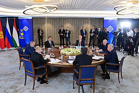 Лукашенко: НАТО окончательно закрепило антироссийский и антибелорусский векторы