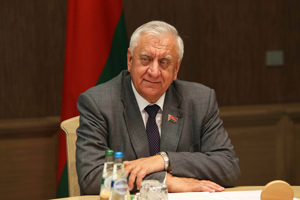 Мясникович считает необходимым активизировать диалог парламентов Беларуси и ОАЭ