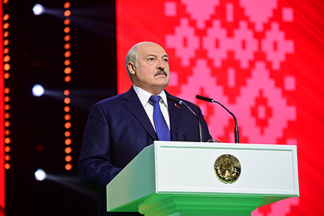 Лукашенко: мы живем на своей земле, и эту землю никому не отдадим