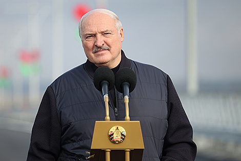 Лукашенко приглашает украинцев приезжать в Беларусь