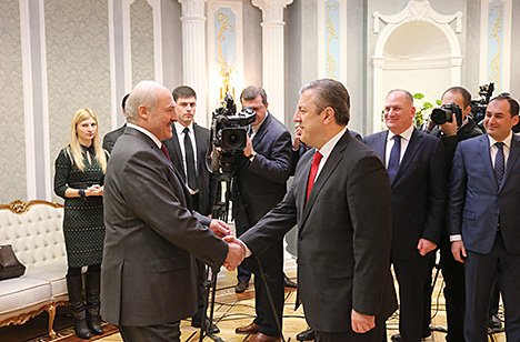 Лукашенко: Беларусь и Грузия в ближайшее время должны сделать шаг к товарообороту в $200 млн