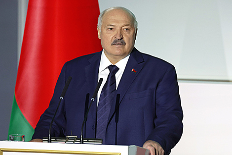 Результат промывания мозгов. Лукашенко объяснил, почему белорусы верят в 