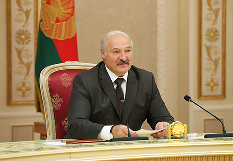 Лукашенко: Мы не делим Россию и Беларусь по границам, а пытаемся построить что-то общее