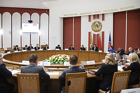 Рыженков отметил динамичное развитие отношений Беларуси и Мьянмы