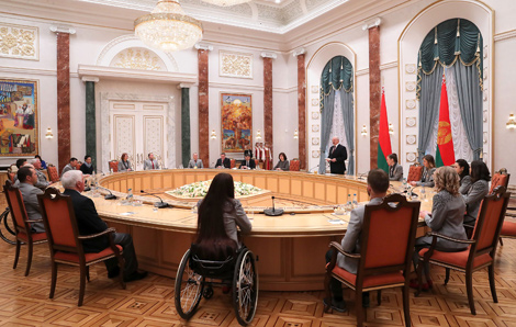 Лукашенко о финансировании спорта: шальных денег не будет, но за результат будем платить