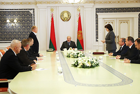 Лукашенко ориентирует власть на местах осуществлять полномочия в полном объеме