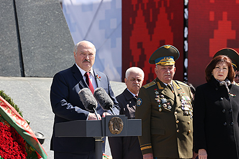 Лукашенко: мир должен знать и помнить о трагедии белорусского народа