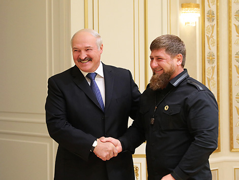 Лукашенко предлагает Кадырову развивать производственную кооперацию