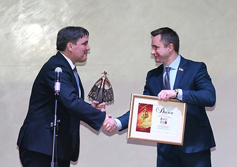 Беляков: Традиционные СМИ держат высокую профессиональную планку